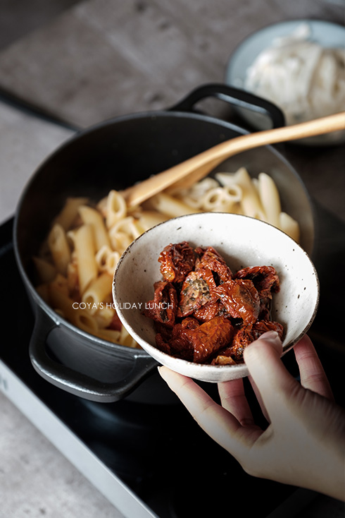 [食譜] 油漬番茄Mozzarella莫札瑞拉雞肉焗烤義大利麵-烤箱料裡